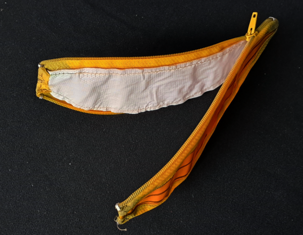 Banane mit Reißverschluss